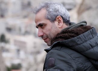 “الدجاج السياسي”.. شهادة فنان ناج من سجون الأسد