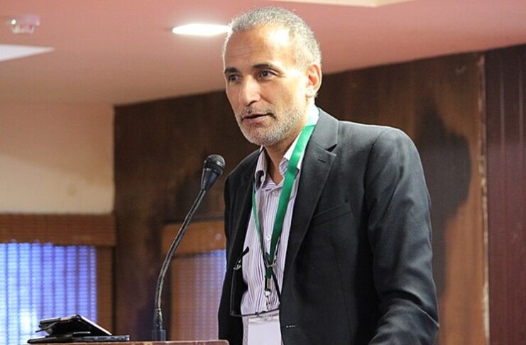 باريس تحاكم طارق رمضان غيابياً في قضية الاغتصاب وتصدر مذكرة توقيف بحقه